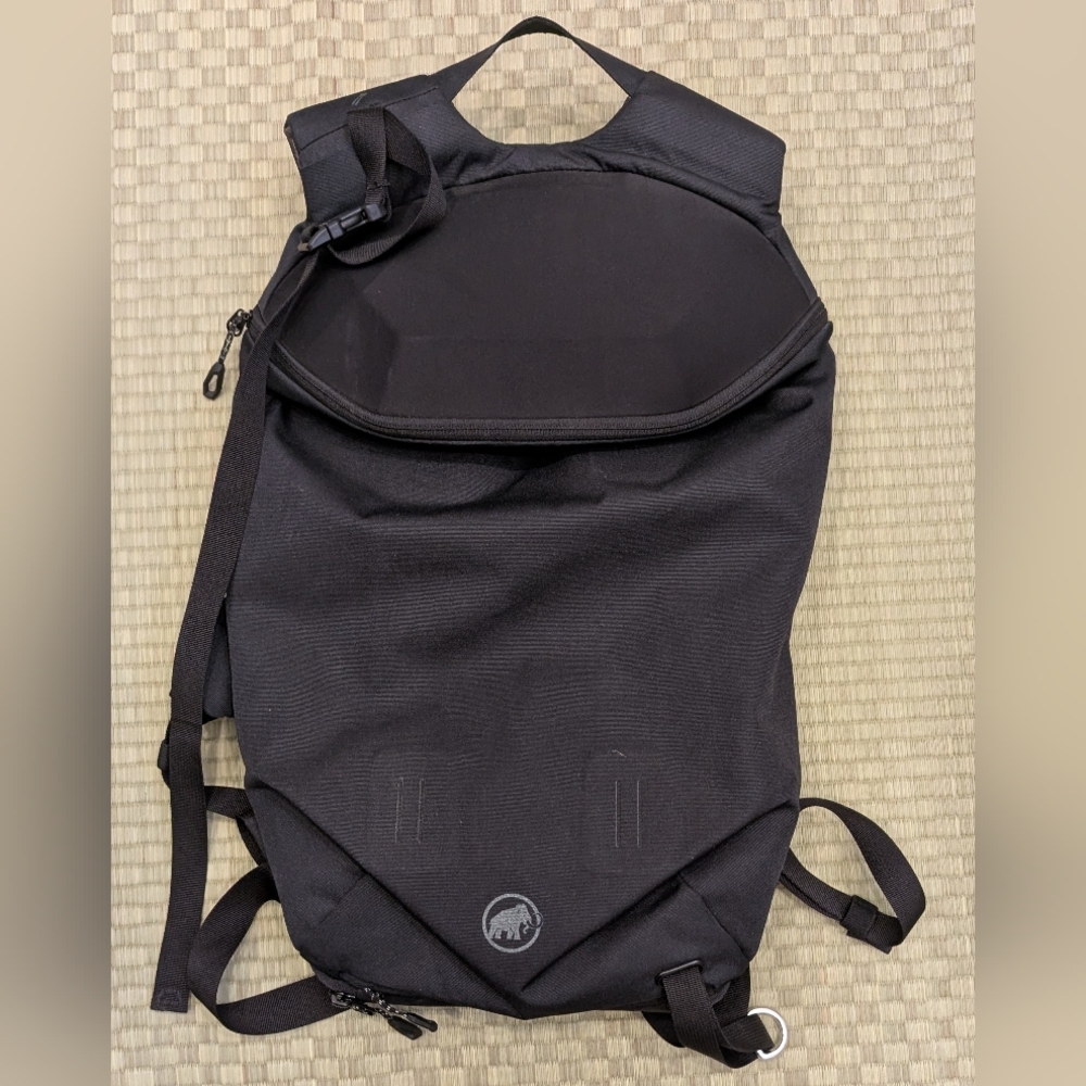 Mammut Nirvana 15L Black Unisex Backpack